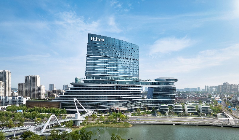 C:\Users\grace_deng\Desktop\官图 常熟龙腾希尔顿酒店\ENG\酒店外观日景3Hotel Exterior Day Time.jpg
